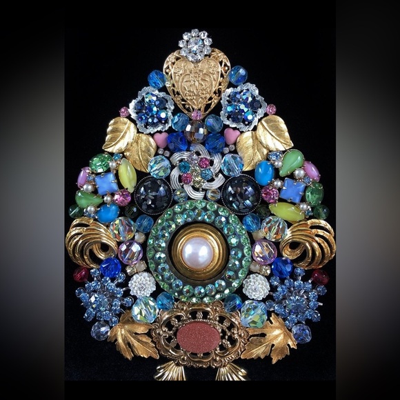 Framed Art Jewelry Christmas Tree - Picture 8 of 8